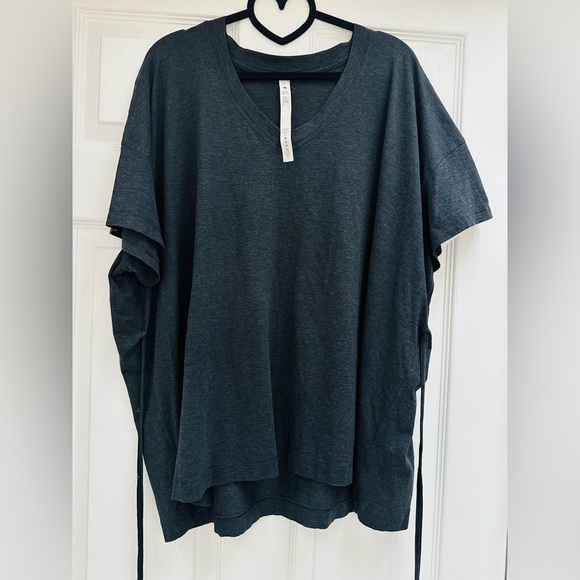 LULULEMON  Size 6 oversized T-SHIRT
HEATHERED BLACK Charcoal Gray - Picture 6 of 7